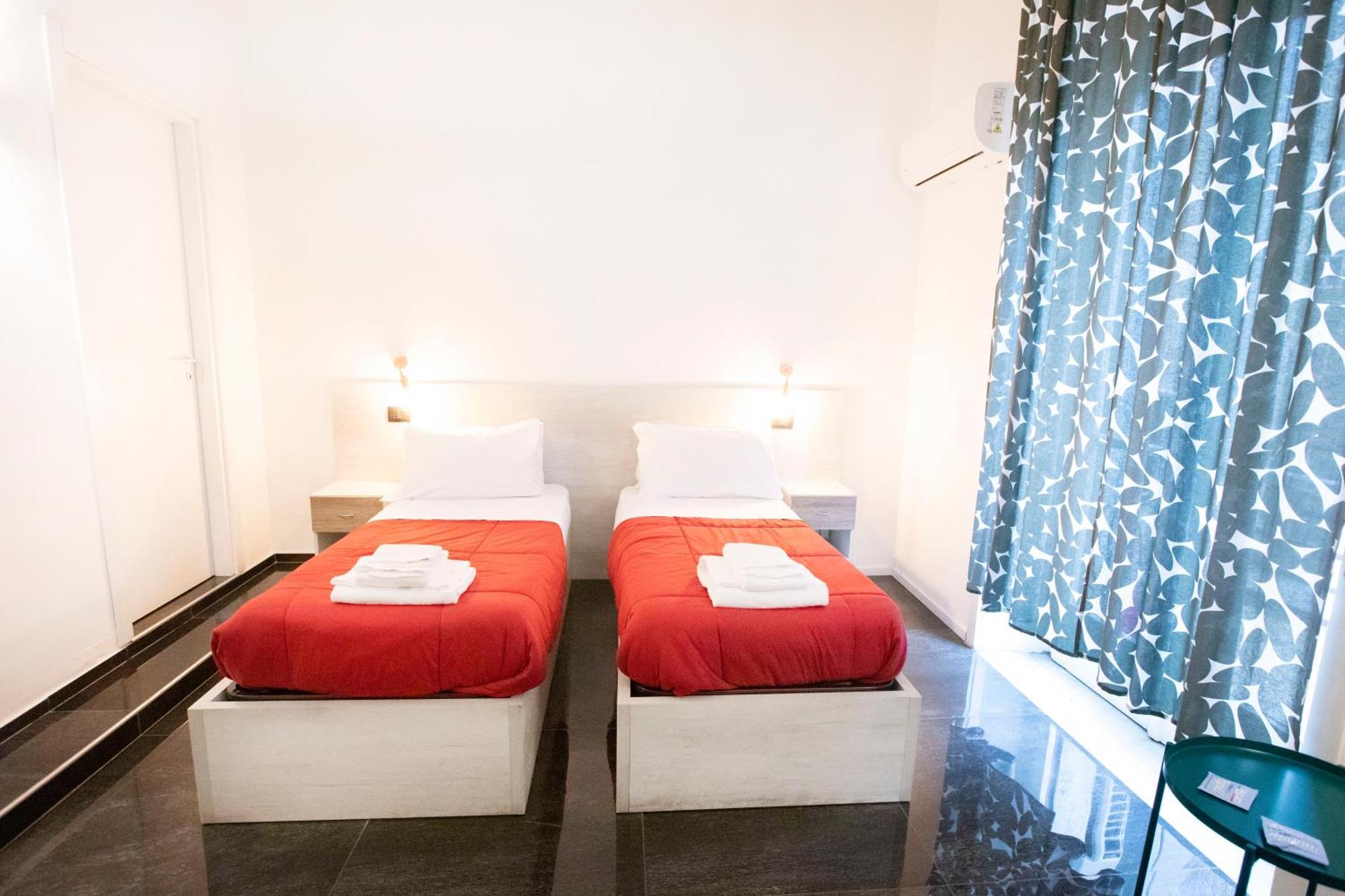 Hall Inn B&B In Chiostro Napoli Bagian luar foto