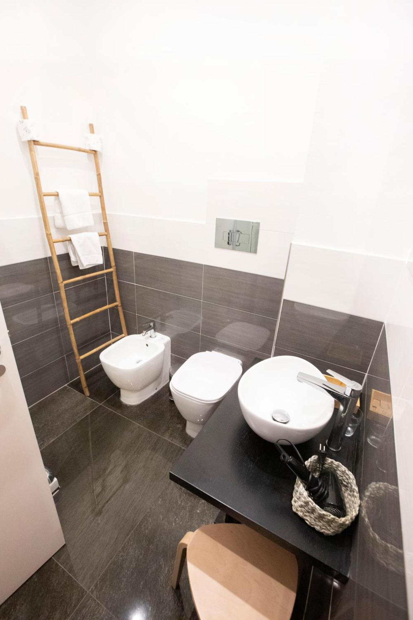 Hall Inn B&B In Chiostro Napoli Bagian luar foto