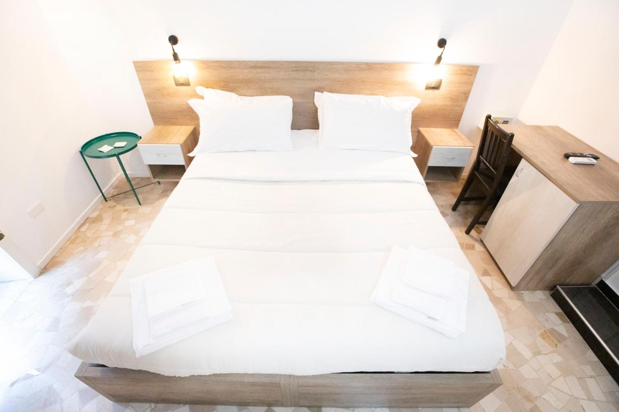 Hall Inn B&B In Chiostro Napoli Bagian luar foto