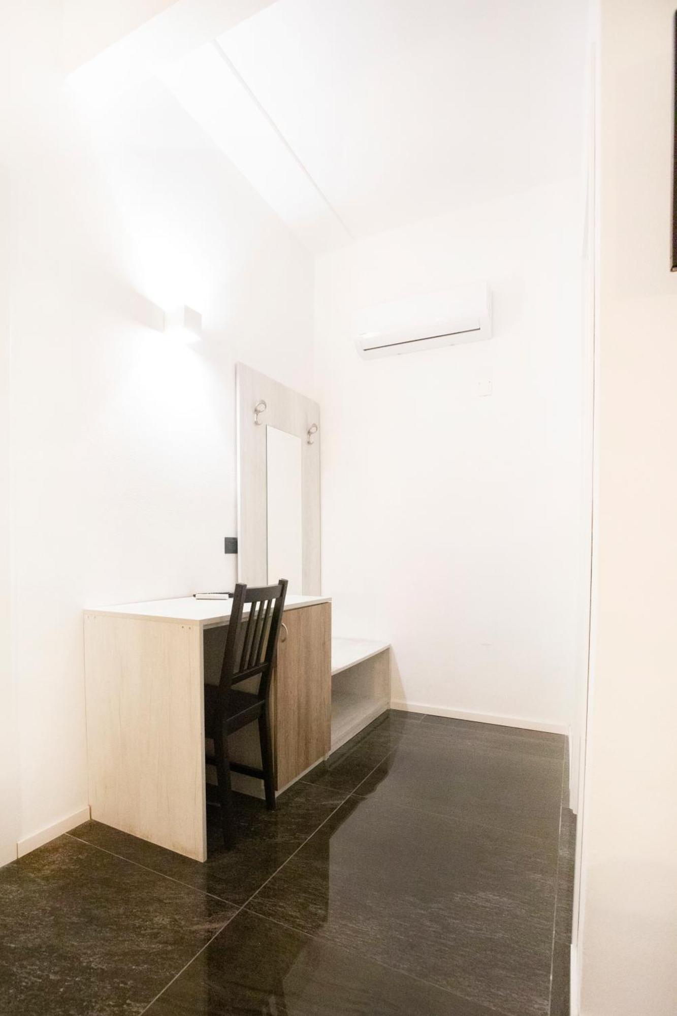Hall Inn B&B In Chiostro Napoli Bagian luar foto
