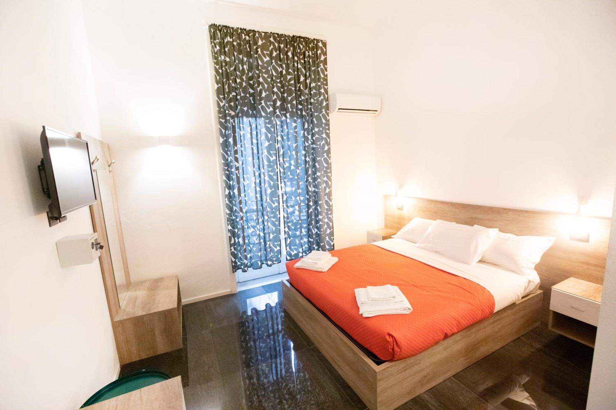 Hall Inn B&B In Chiostro Napoli Bagian luar foto